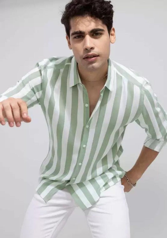 Men's Stylish Vertical Striped Shirt